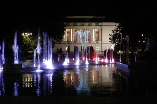 Fontanna przed Filharmonią Pomorską